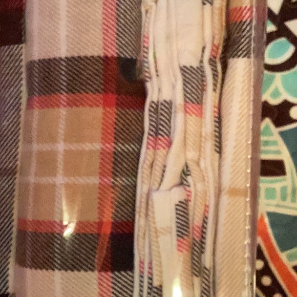 Queen size flannel sheet set - Picture 4 of 4